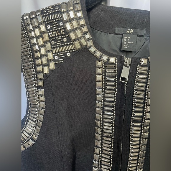 H&M STUDDED VEST 6 BLACK THE NEW ICONS EMBELLISHED - Picture 4 of 4